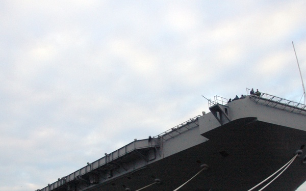 USS Carl Vinson prepares to depart Naval Station Norfolk