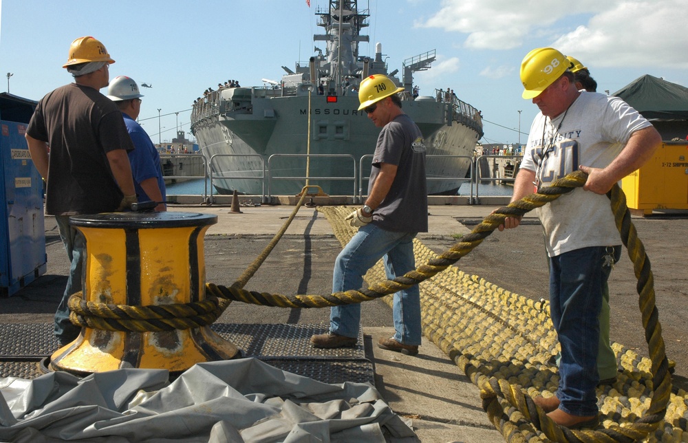 Battleship Missouri undocking