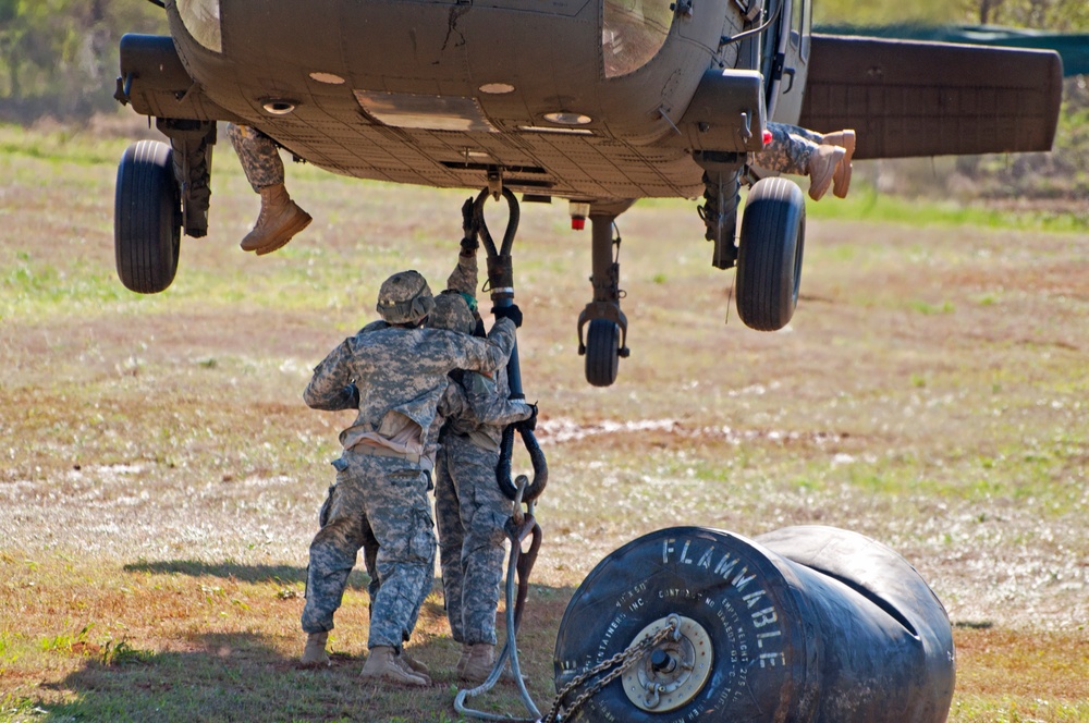 Alabama Guard units collaborate for sling load training