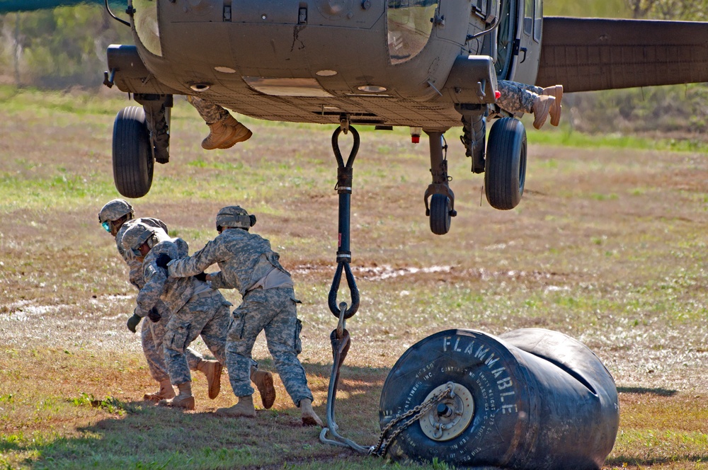 Alabama Guard units collaborate for sling load training