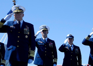 Coast Guard Pacific Area receives new commander