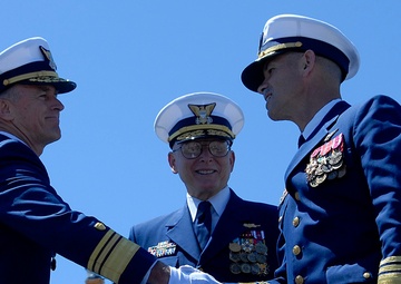 Coast Guard Pacific Area receives new commander