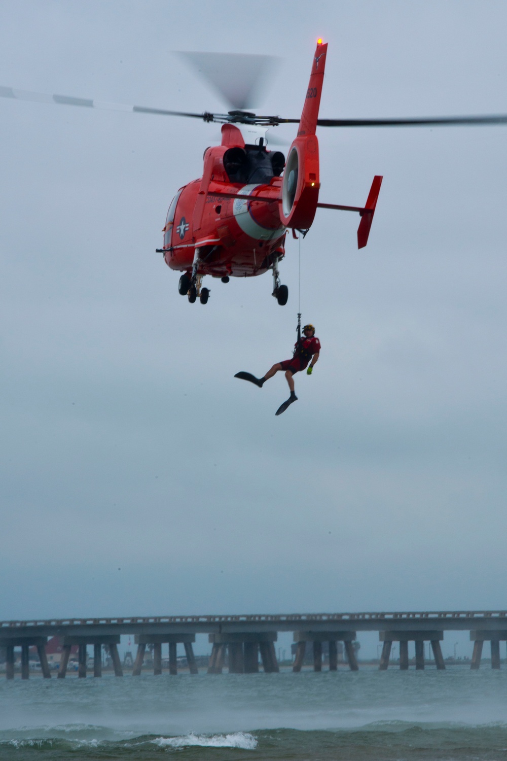 Coast Guard conducts rescue training at San Luis Pass