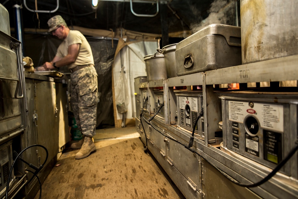NY Army National Guard cooks in Saudi Arabia