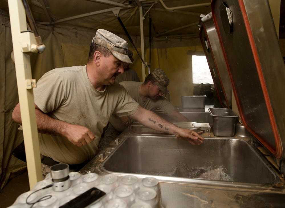 NY Army National Guard cooks in Saudi Arabia