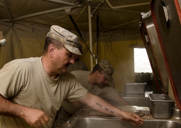 NY Army National Guard cooks in Saudi Arabia