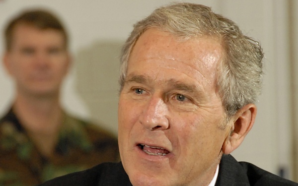 George W. Bush speaks to Navy SEALs and special warfare combatant-craft crewman