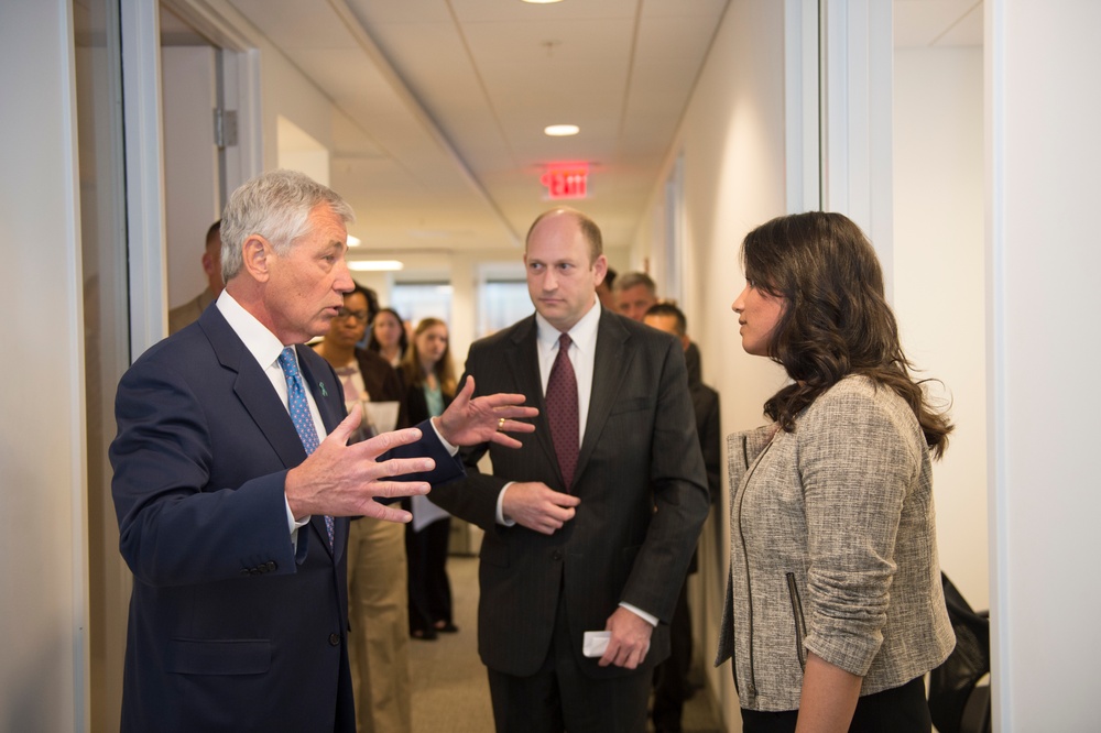 Hagel visits RAINN