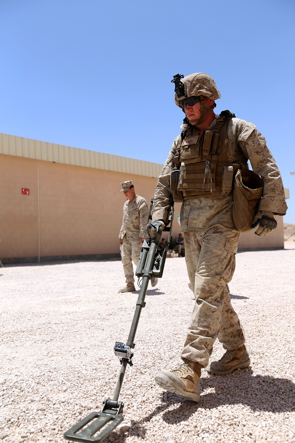 22nd MEU Marines conduct IED drills during an exercise