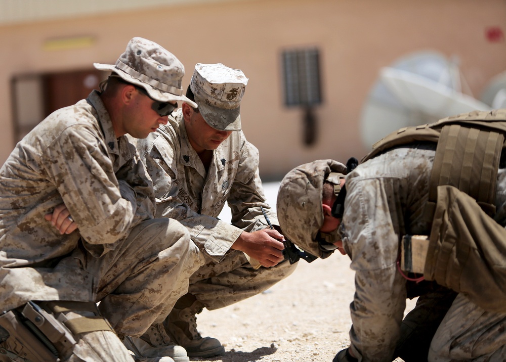 22nd MEU Marines conduct IED drills during an exercise