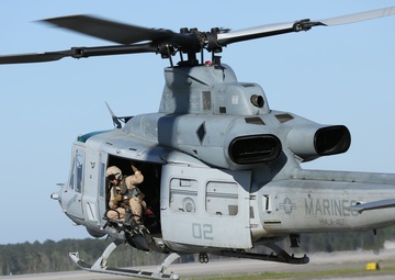 HMLA-467 pilots, crew refine skills