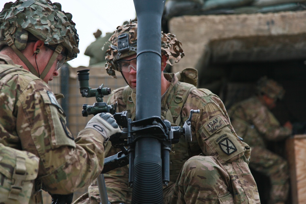 Spartan soldiers conduct Forward Observer Certification training