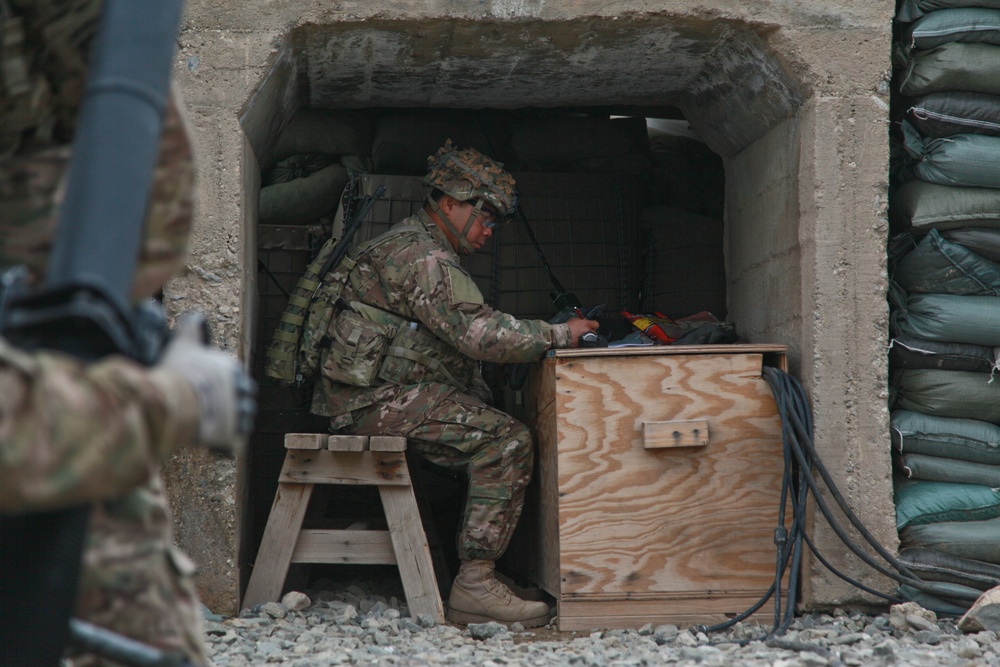 Spartan soldiers conduct Forward Observer Certification training