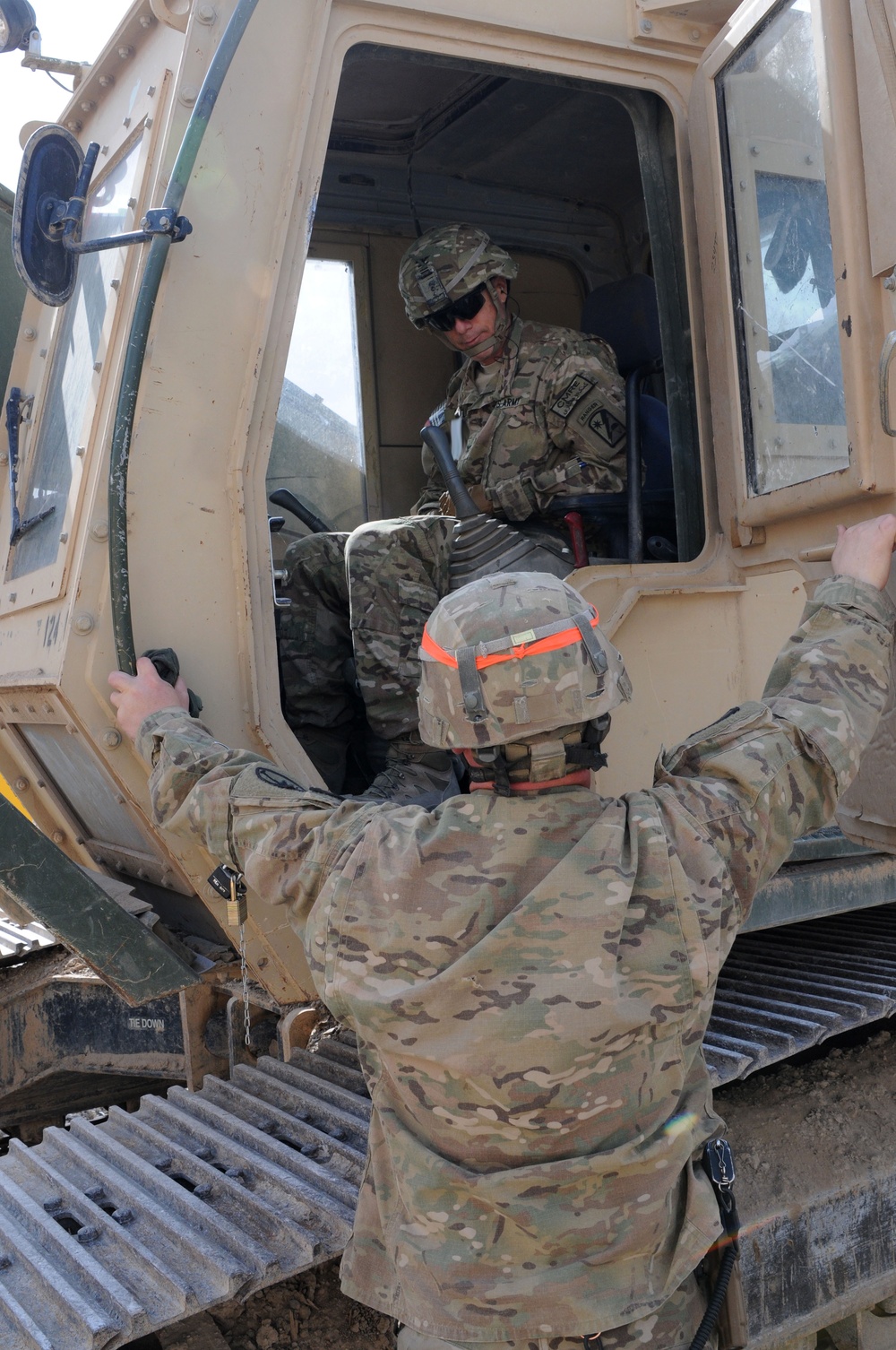 82nd SB-CMRE commander tests skills on hydraulic excavator with 1223rd Engineer Company