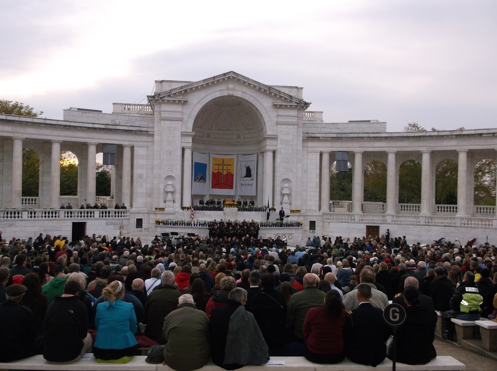 Hundreds attend Easter sunrise service