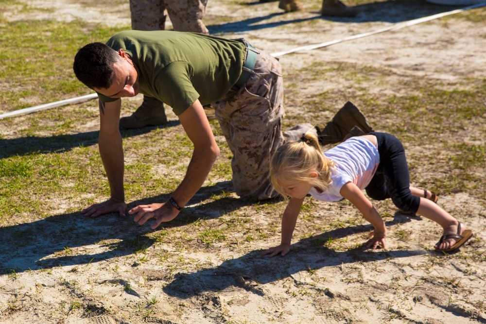 Family, students catch glimpse of life at 2nd Maintenance Battalion