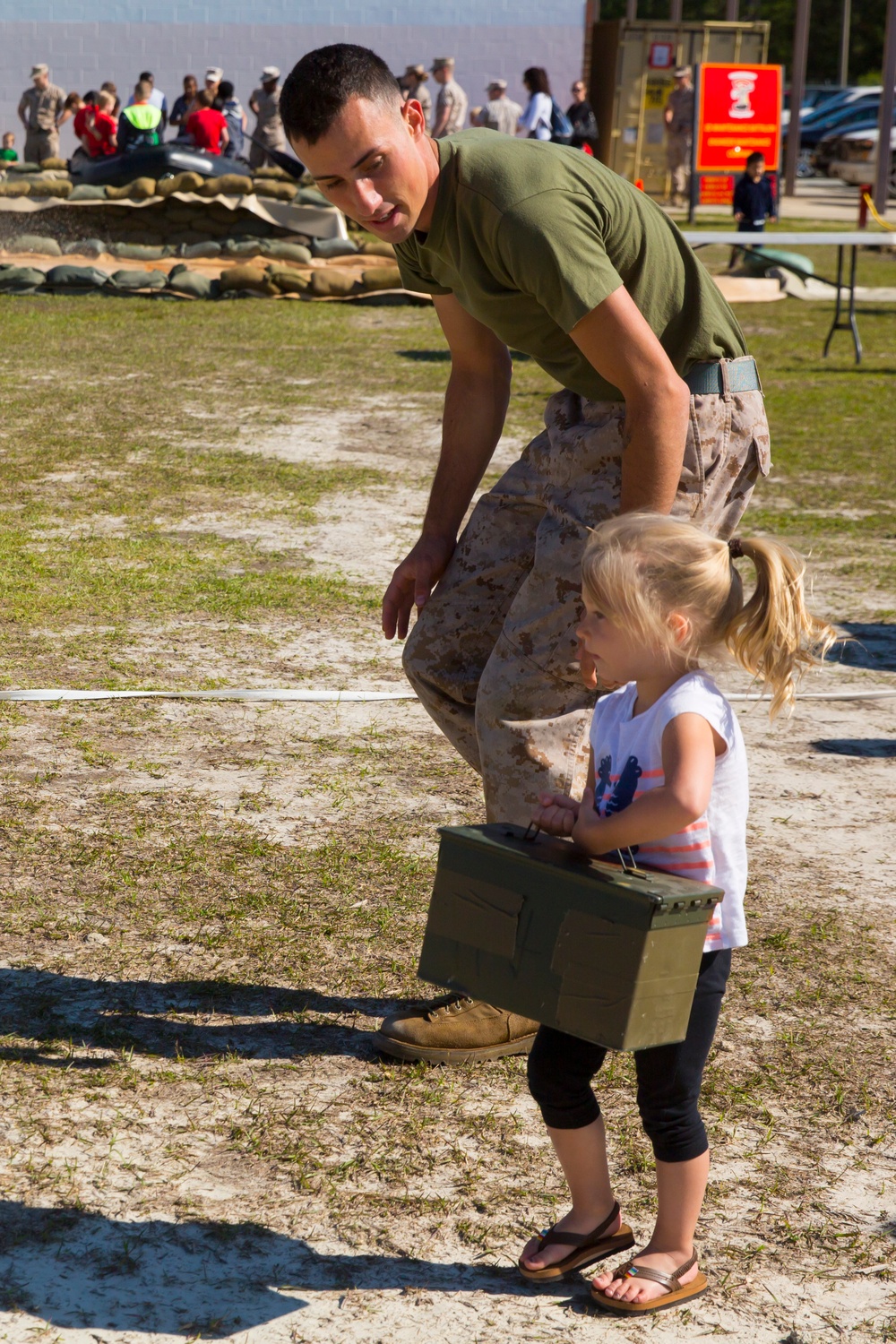 Family, students catch glimpse of life at 2nd Maintenance Battalion