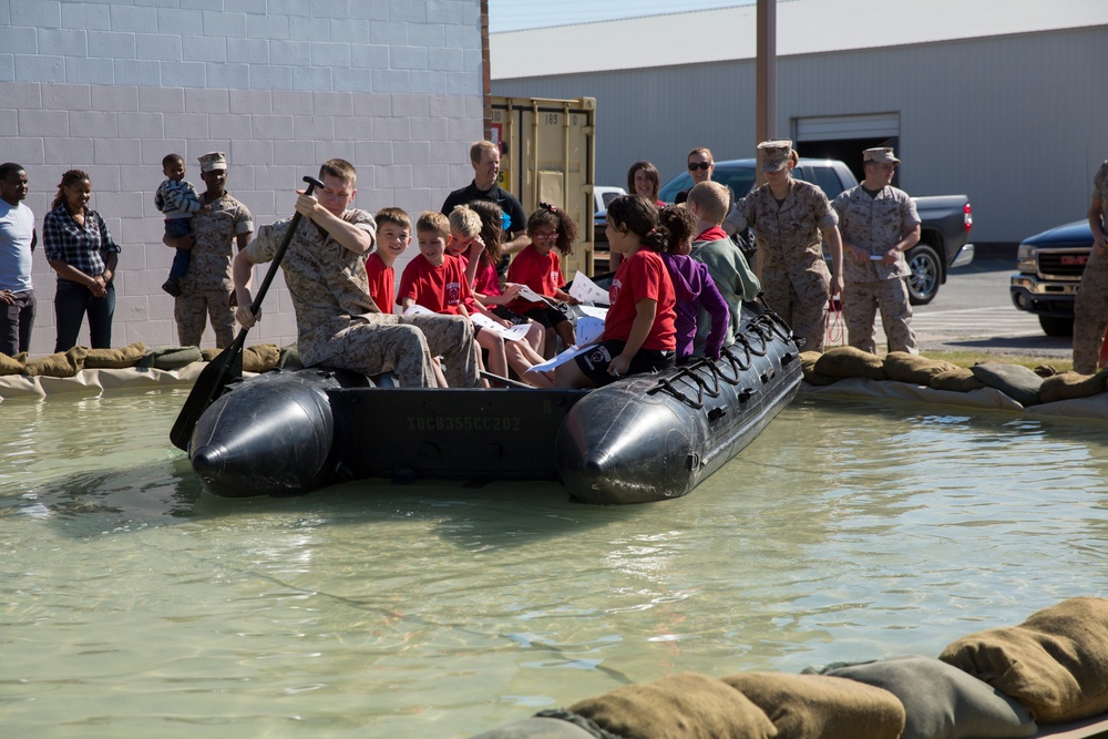 Family, students catch glimpse of life at 2nd Maintenance Battalion