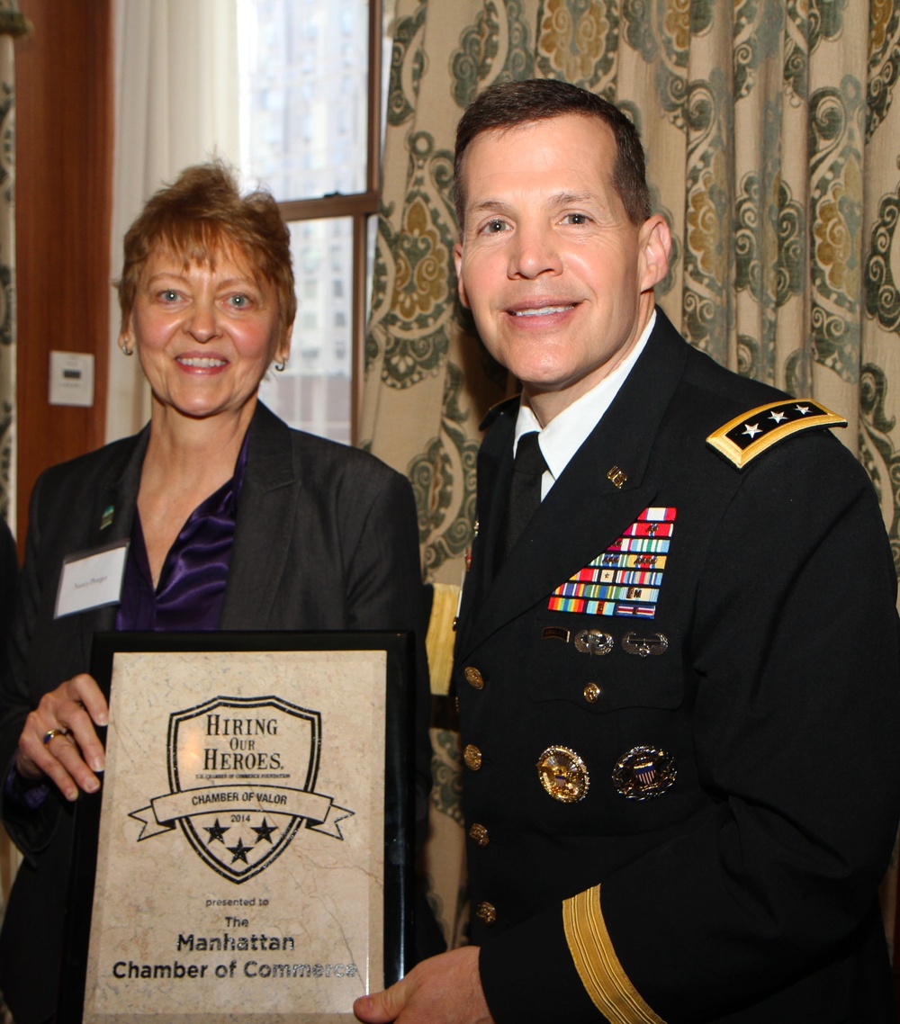 Army Reserve recognizes Manhattan Chamber