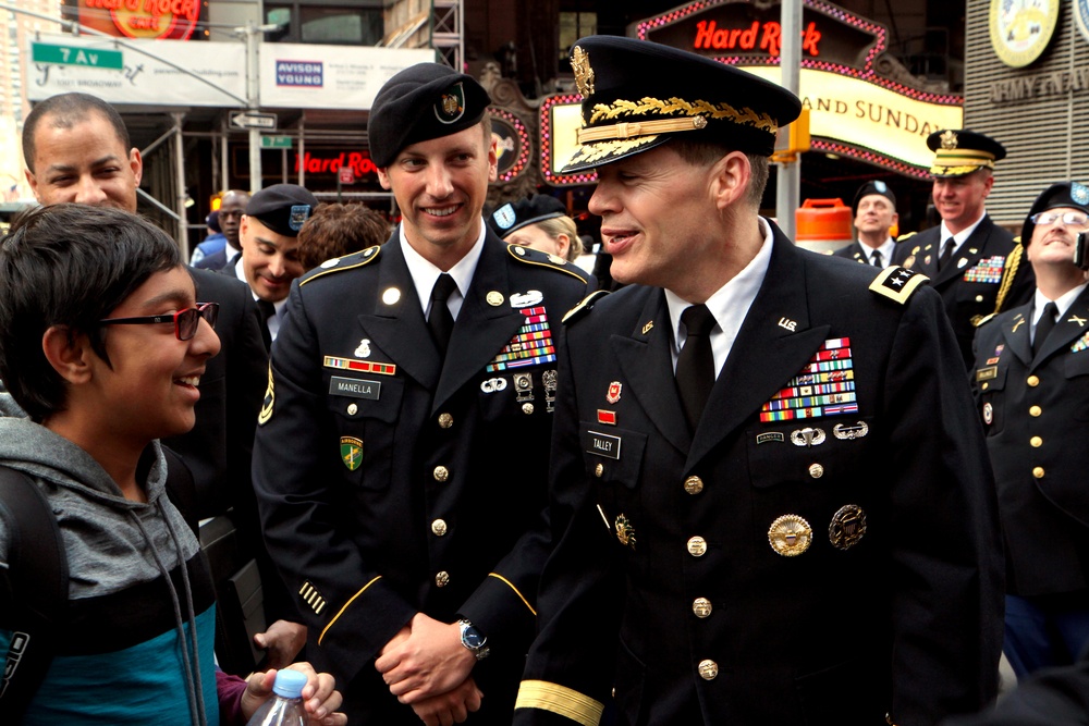 New Yorkers embrace Soldiers