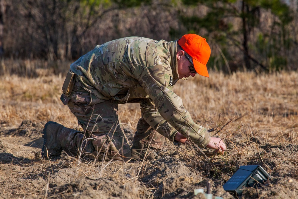 EOD Airmen clear Range