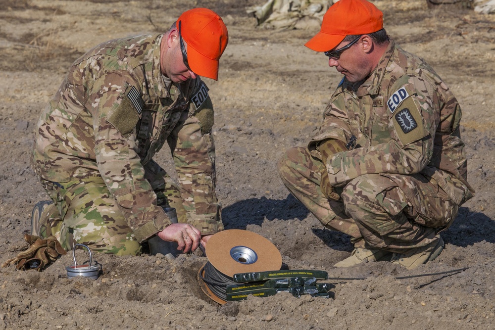 EOD Airmen clear Range