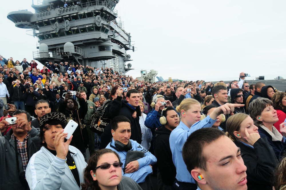 USS Nimitz Friends and Family Day Cruise