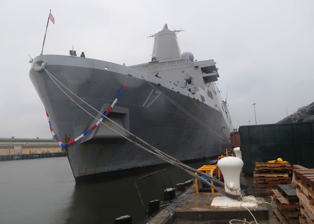 USS San Antonio returns from deployment