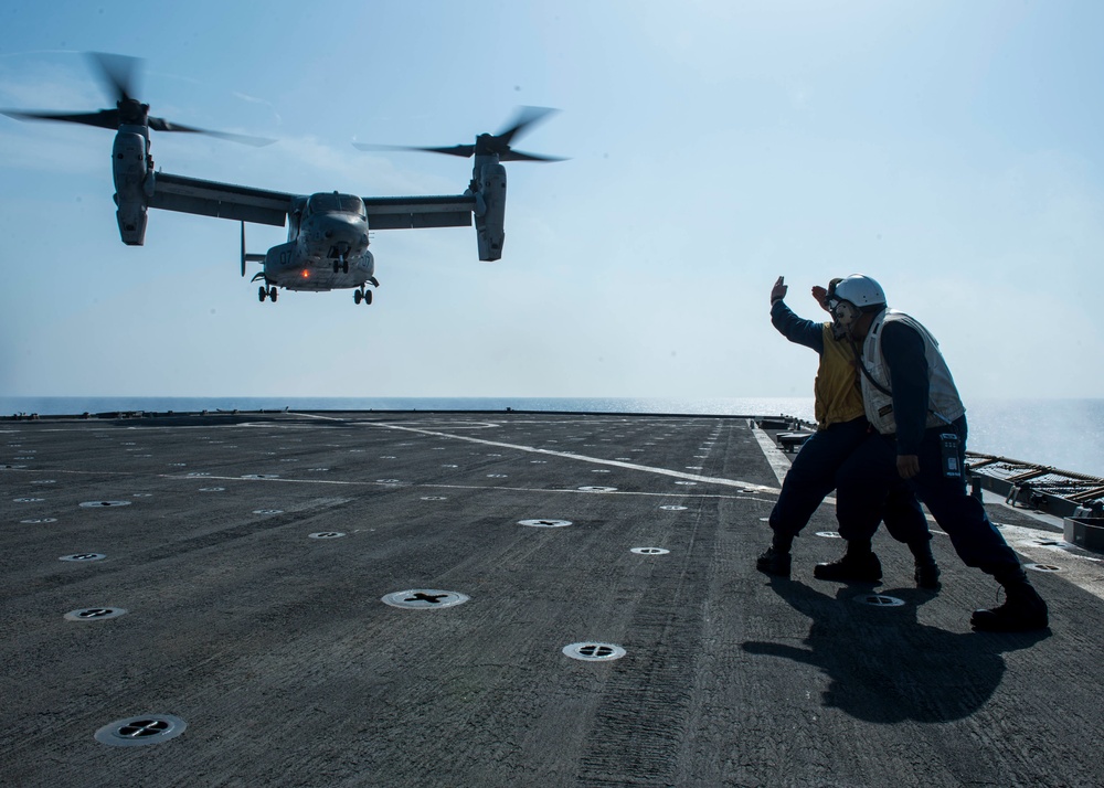 Deck landing qualifications aboard USS Gunston Hall