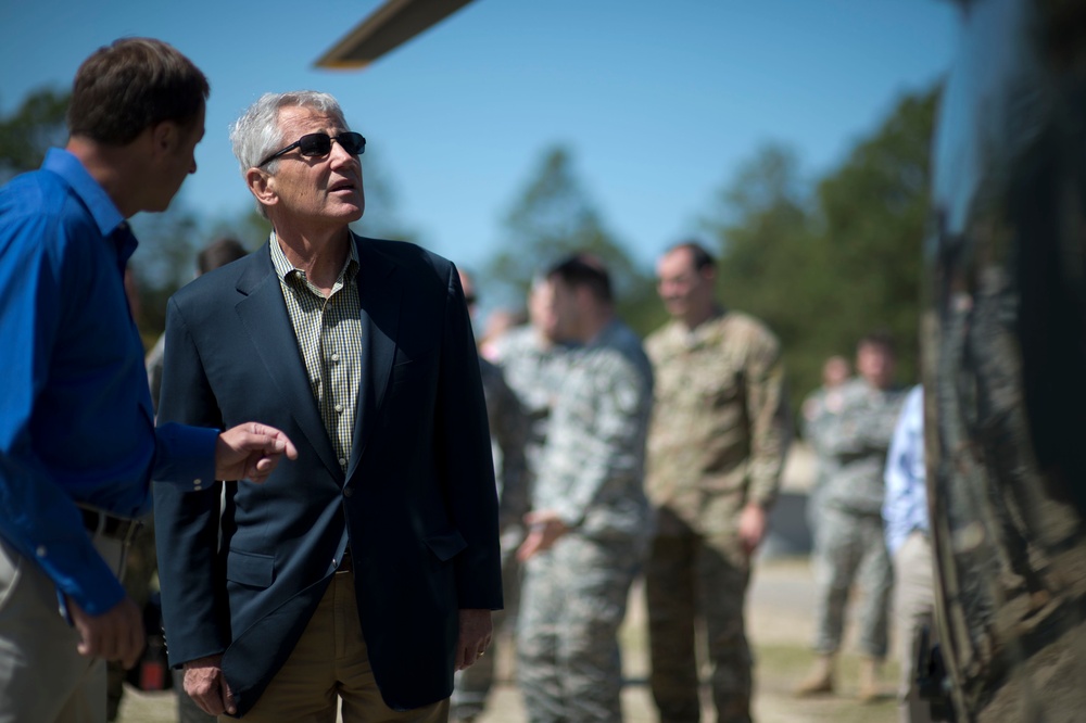 Hagel at Fort Bragg