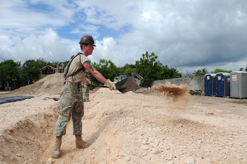 Soldiers, Airmen and allied soldiers better quality of life of Dominican citizens