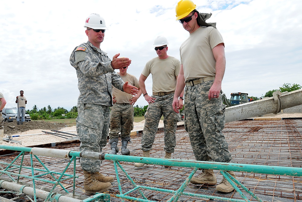 Soldiers, Airmen and allied soldiers better quality of life of Dominican citizens