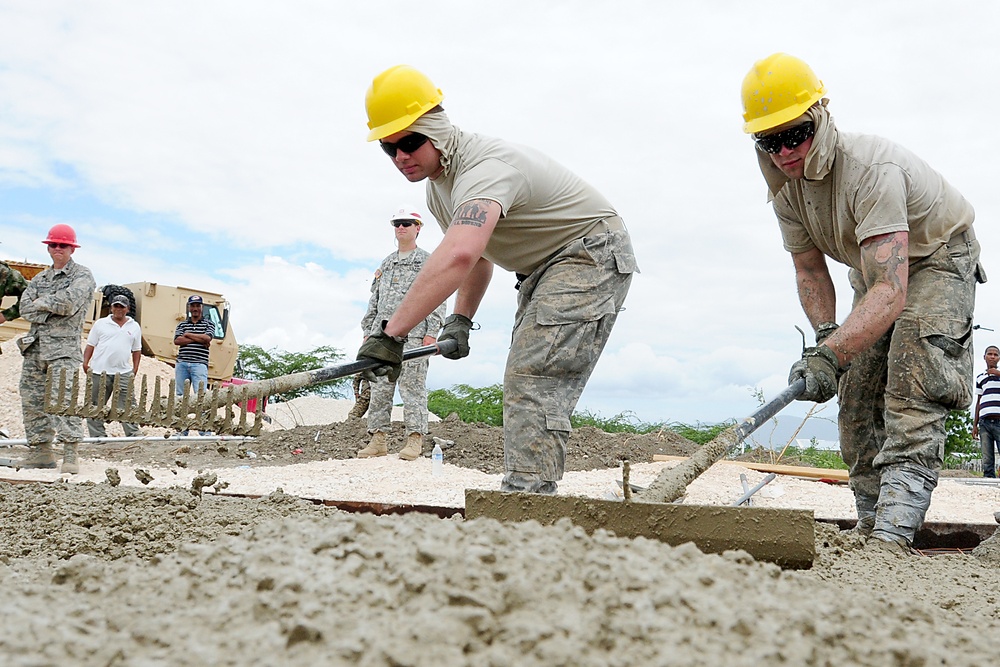 Soldiers, Airmen and allied soldiers better quality of life of Dominican citizens