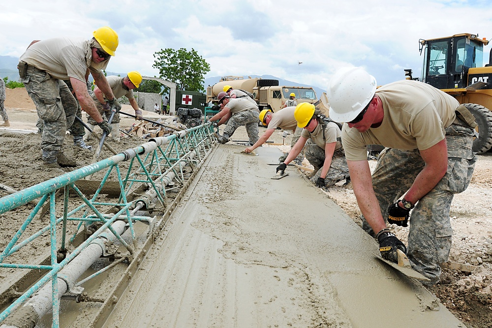 Soldiers, Airmen and allied soldiers better quality of life of Dominican citizens