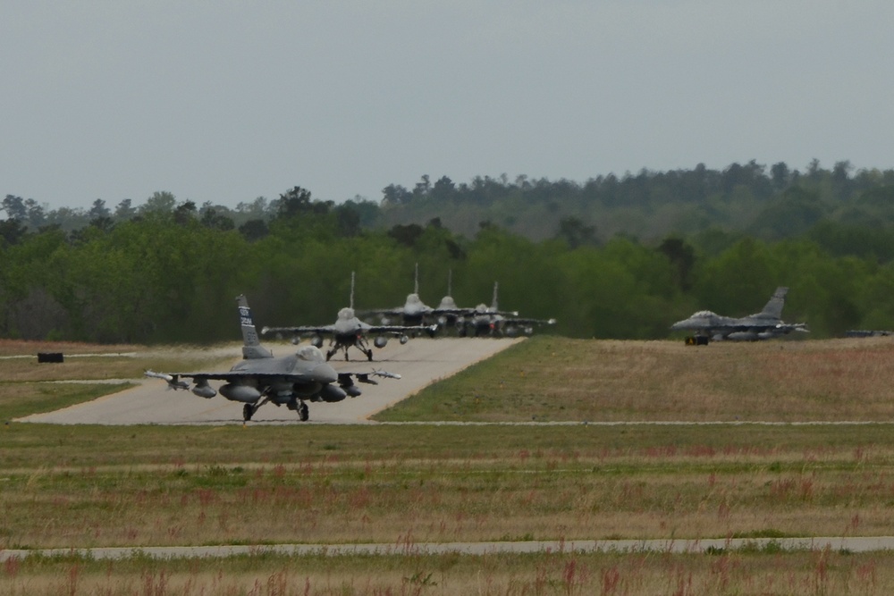 Swamp Fox pilots return from AEF deployment