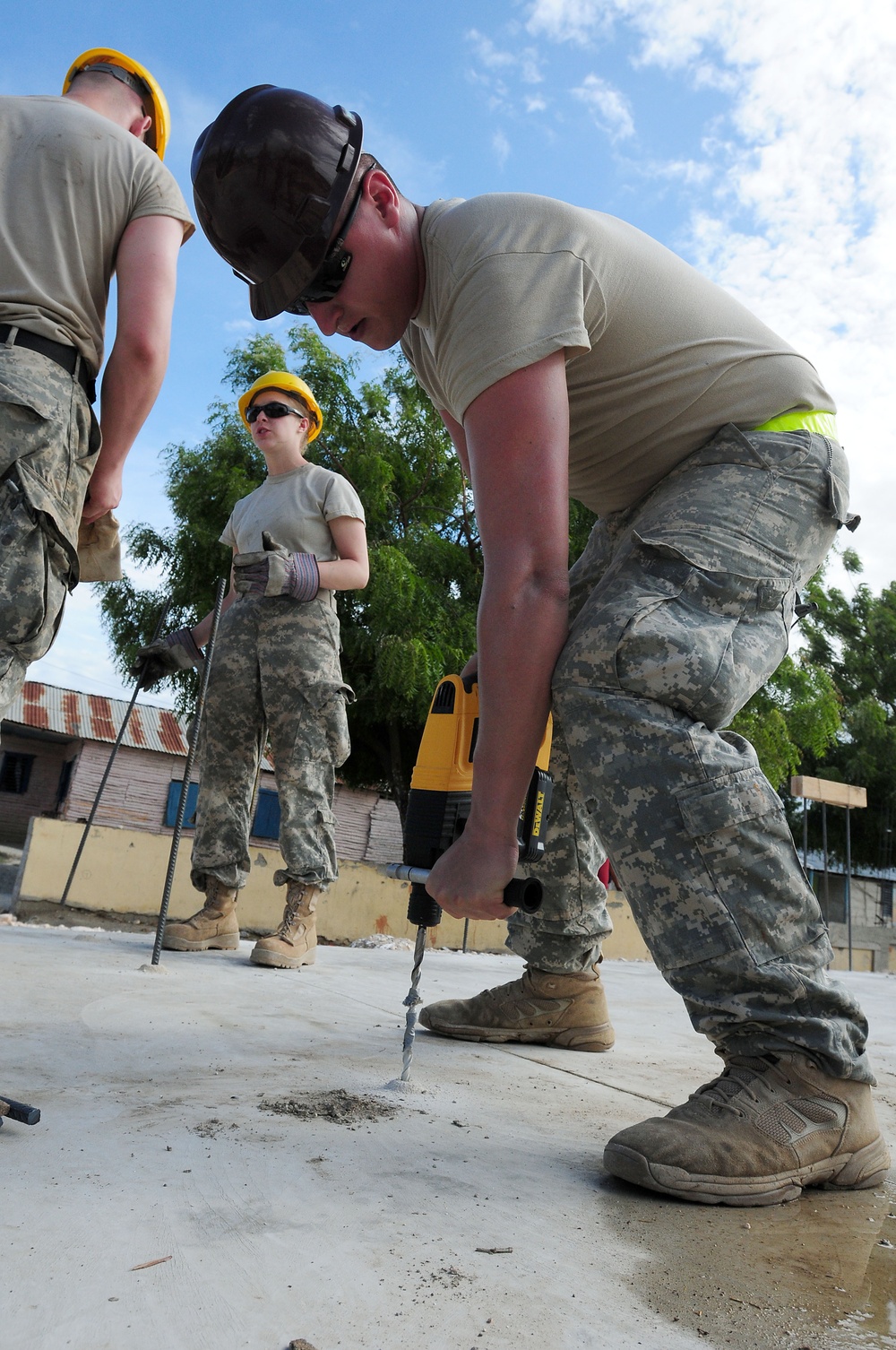 Soldiers, Airmen and allied soldiers better quality of life of Dominican citizens