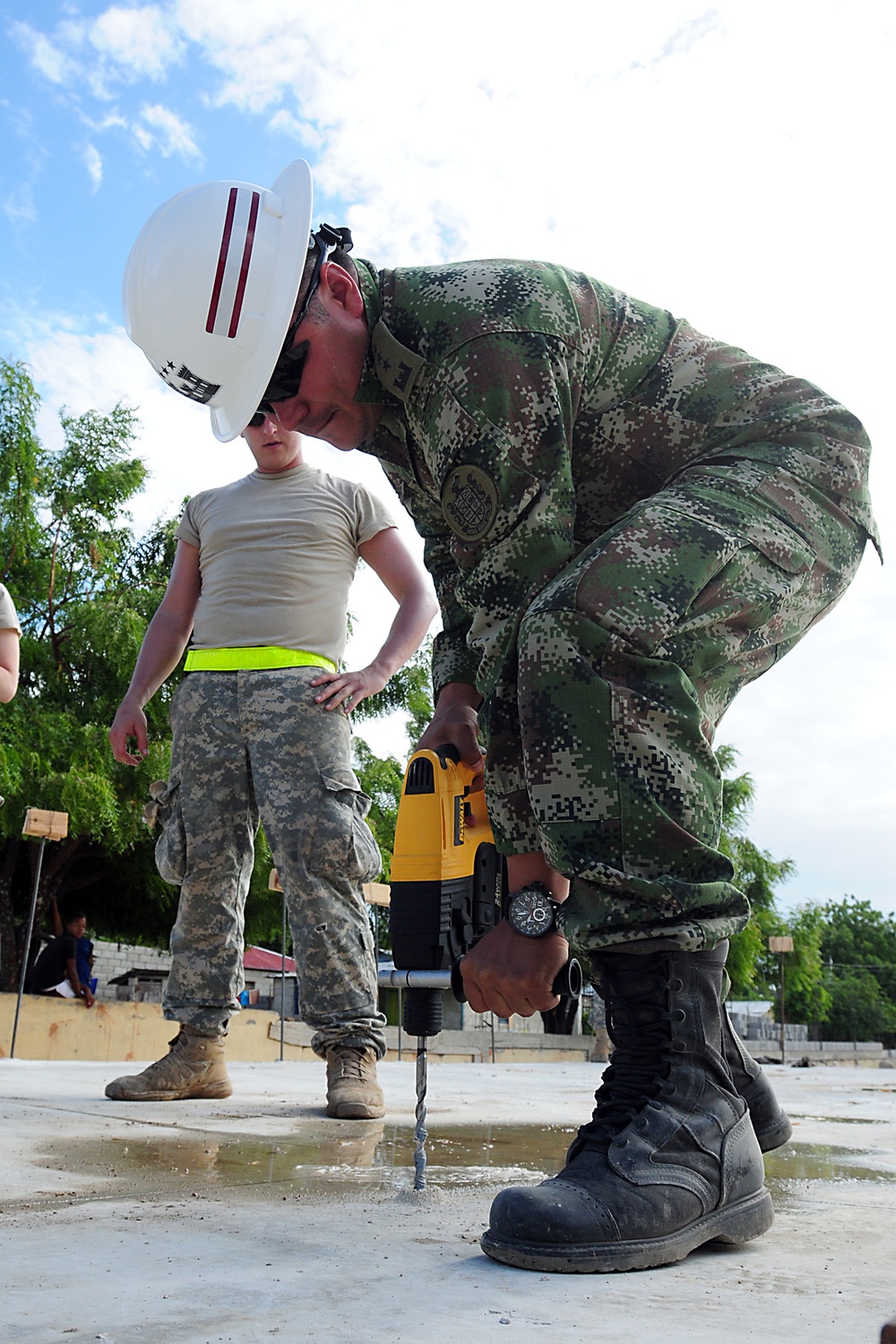 Soldiers, Airmen and allied soldiers better quality of life of Dominican citizens