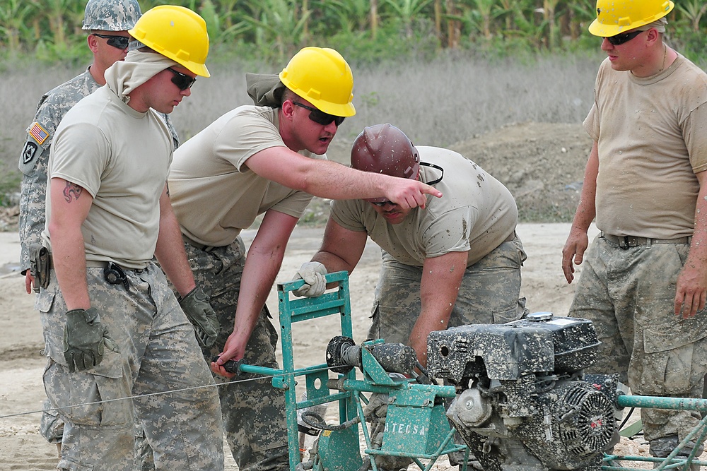 Soldiers, Airmen and allied soldiers better quality of life of Dominican citizens