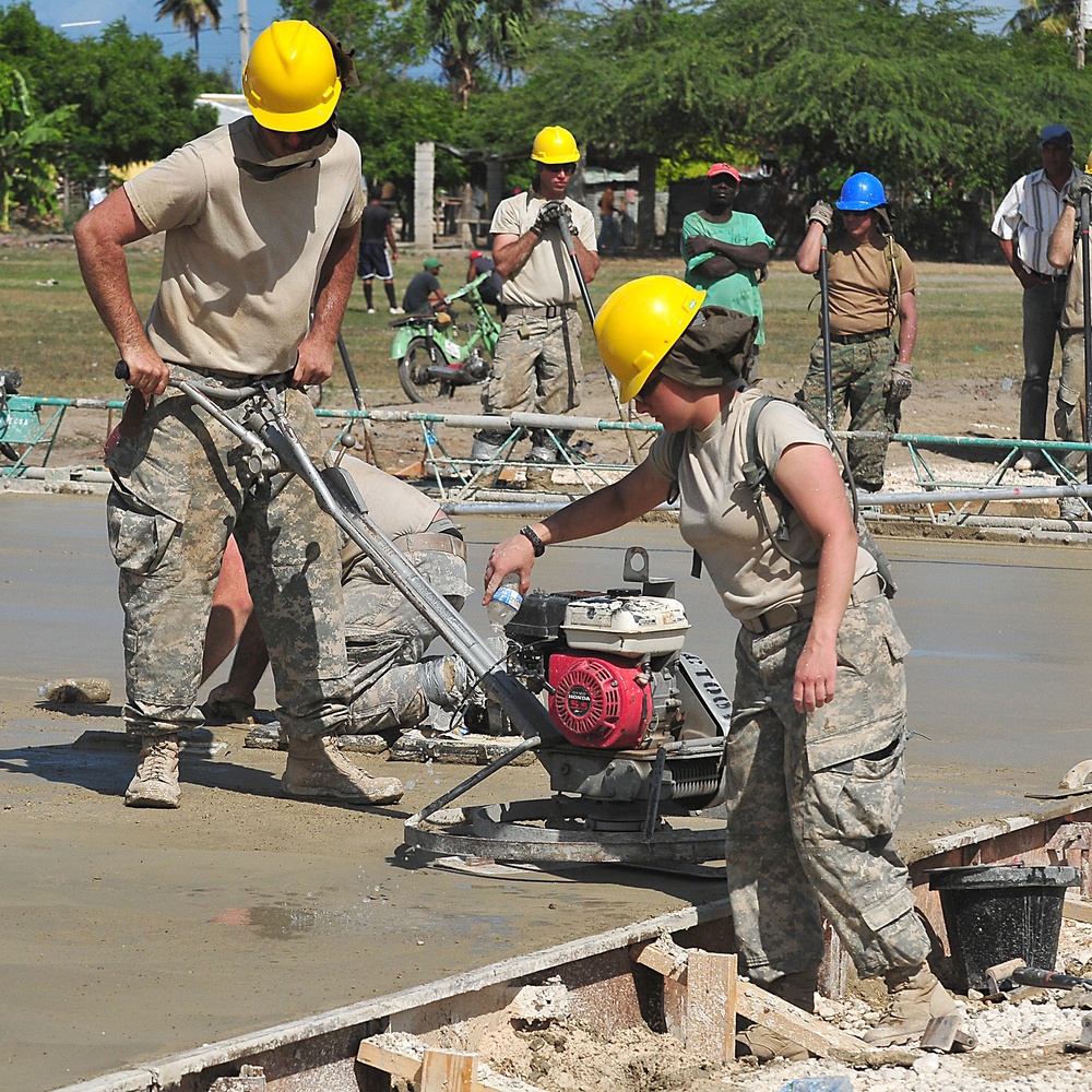 Soldiers, Airmen and allied soldiers better quality of life of Dominican citizens