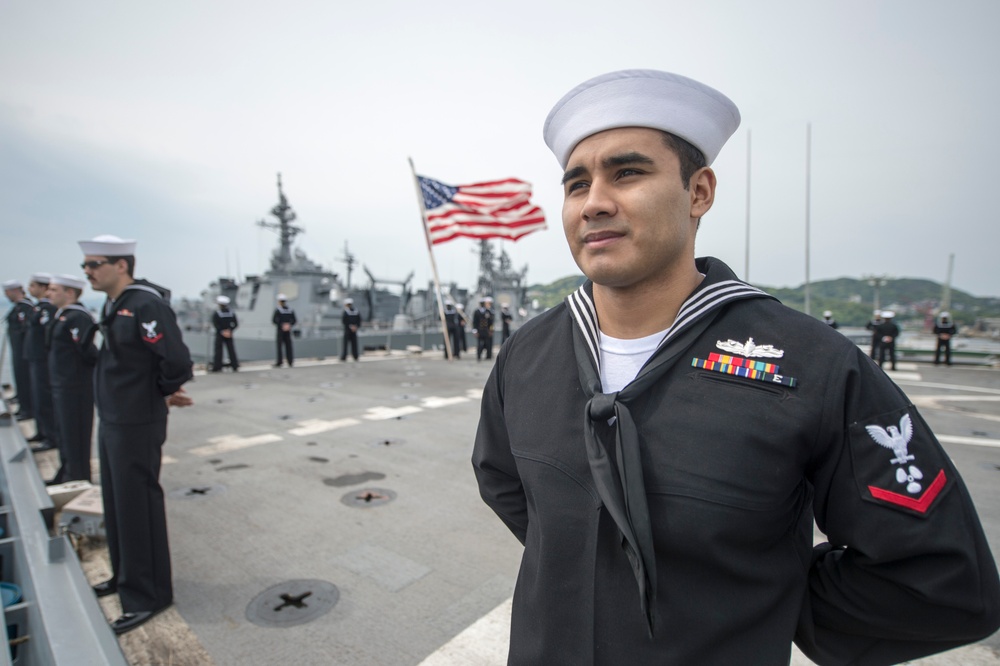 USS Denver pulls into port