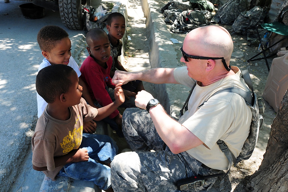 Providing a helping hand to Dominican neighbors