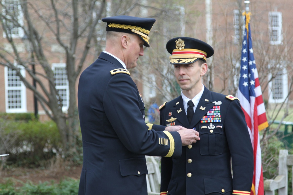 Col. Spain presented Soldier's Medal