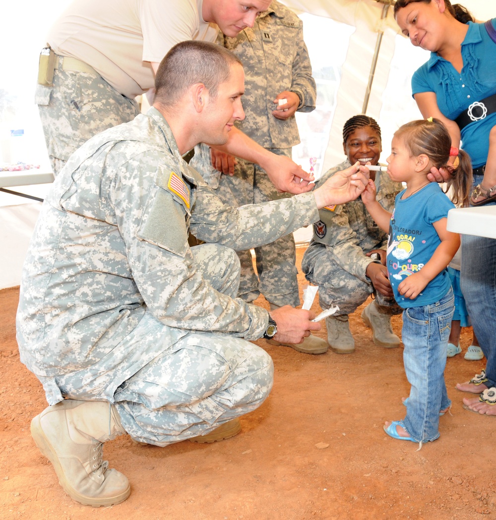 Joint Task Force-Bravo’s Medical Element provides care to nearly 1,000 in Honduran village