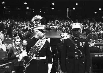 1st Marine Division Band performs National Anthem at Seattle Mariners baseball game