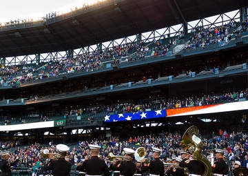 1st Marine Division Band performs National Anthem at Seattle Mariners baseball game
