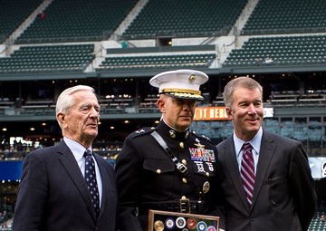 Seattle Mariners honor military during Salute to Armed Forces Night
