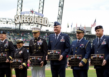 Seattle Mariners honor military during Salute to Armed Forces Night