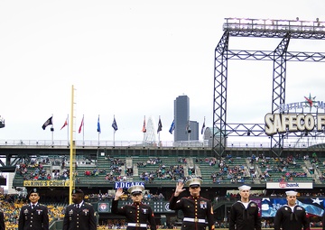 Seattle Mariners honor military during Salute to Armed Forces Night