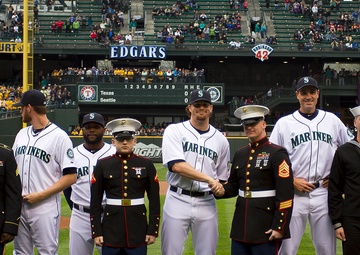 Seattle Mariners honor military during Salute to Armed Forces Night