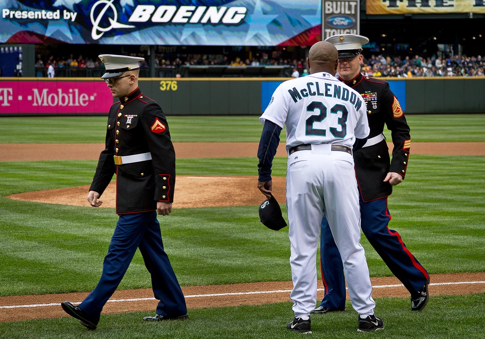 Seattle Mariners honor military during Salute to Armed Forces Night